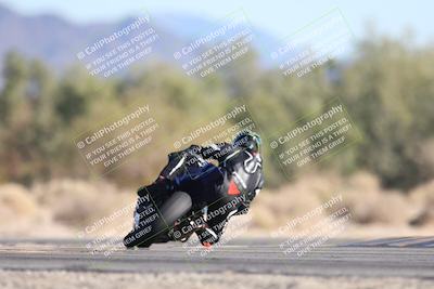 media/Dec-07-2025-CVMA (Sun) [[3e7d2de5dc]]/Race 12- Formula 40 MW and LW/